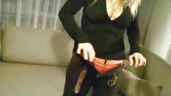 Catie Minx - Botol Diservis Bagian 1 video sex hot dewasa