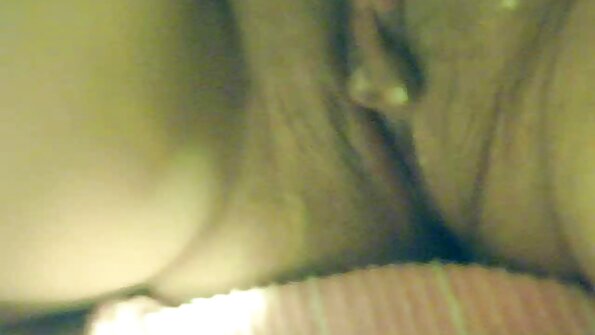 Gadis sekolah slutty xnxx dewasa membungkus mulutnya di sekitar beberapa kontol